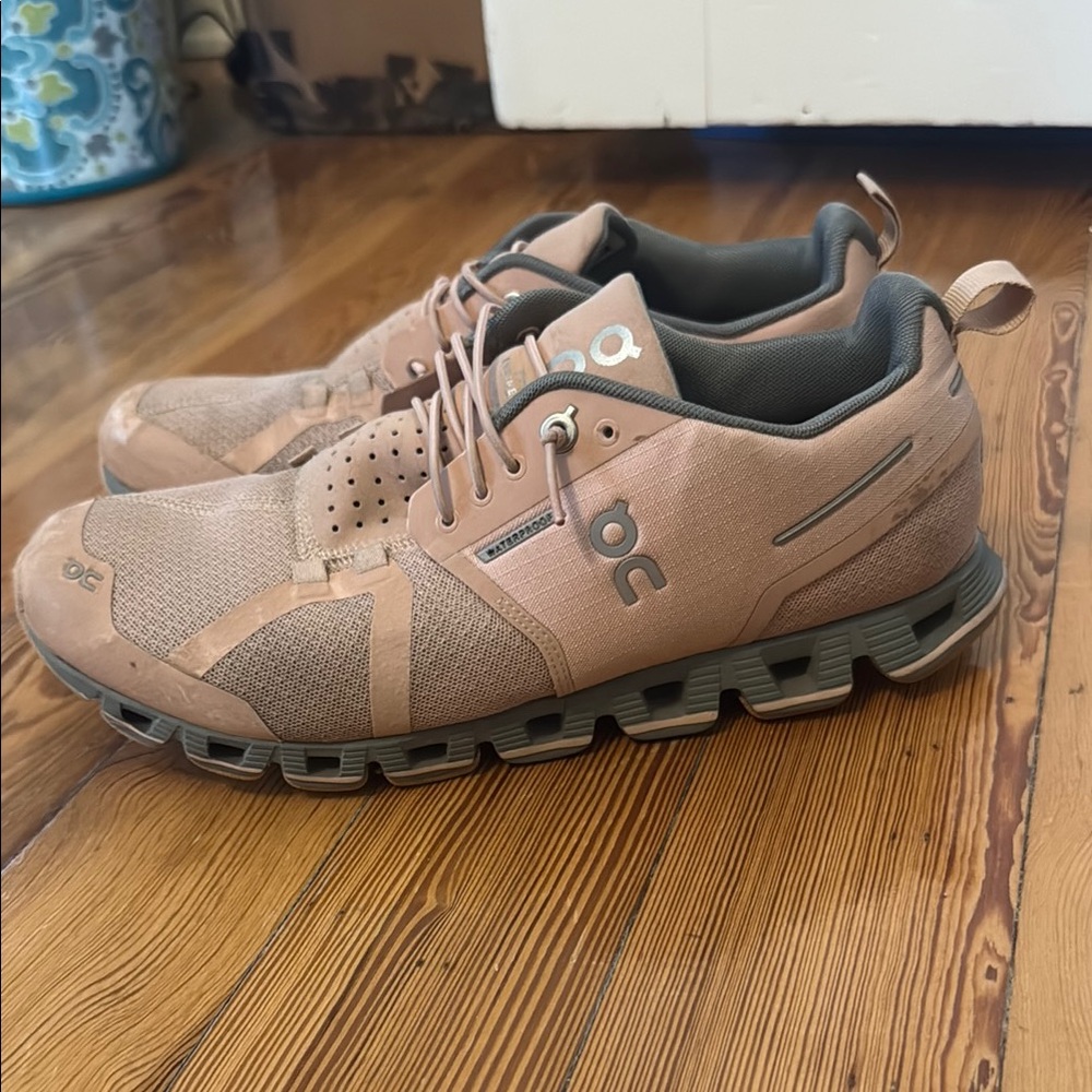 On Running Pink Sneakers with Gray Soles - Picture 3 of 12